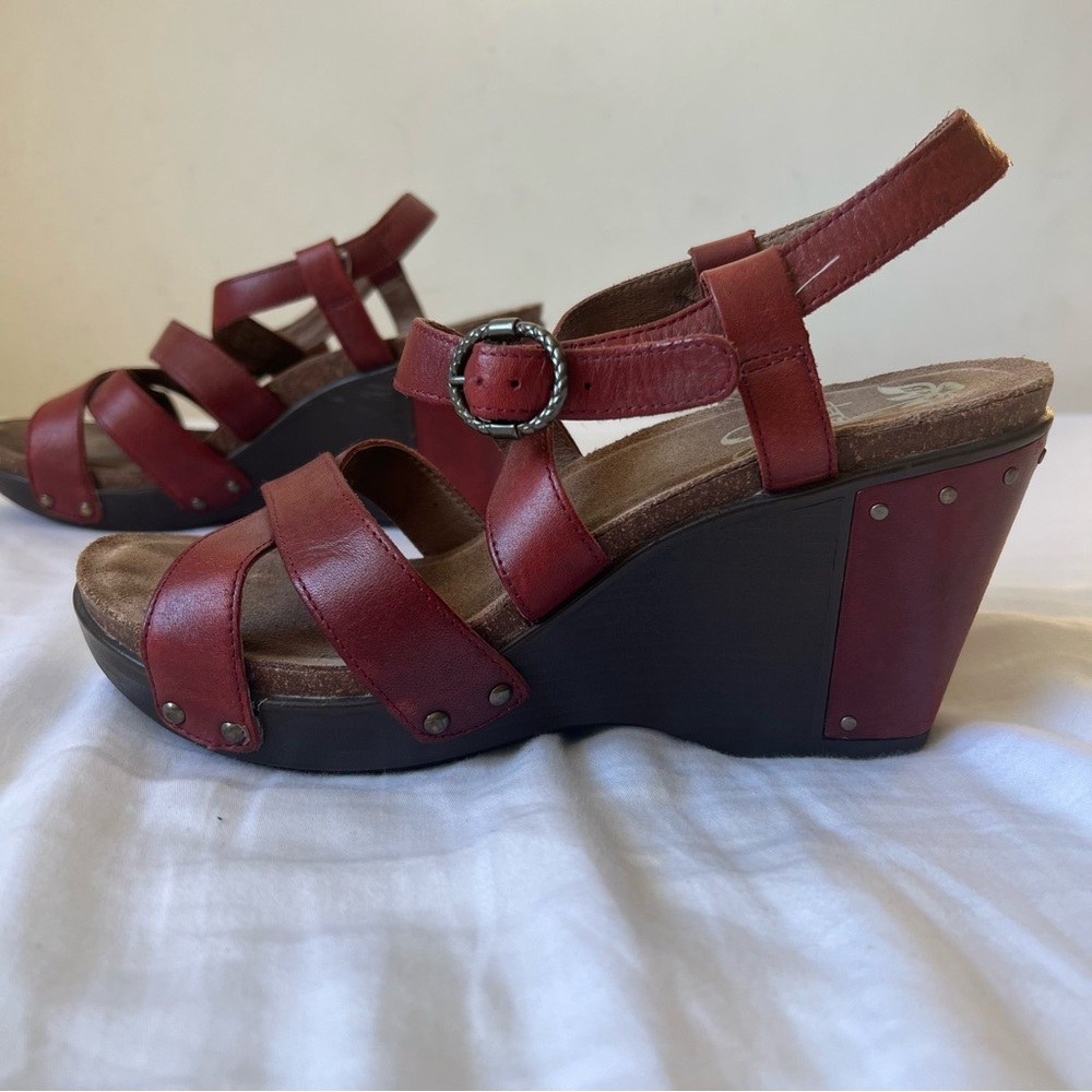 Dansko Frida Wedge Sandals Red Berry size 40 (US 9.5-10)